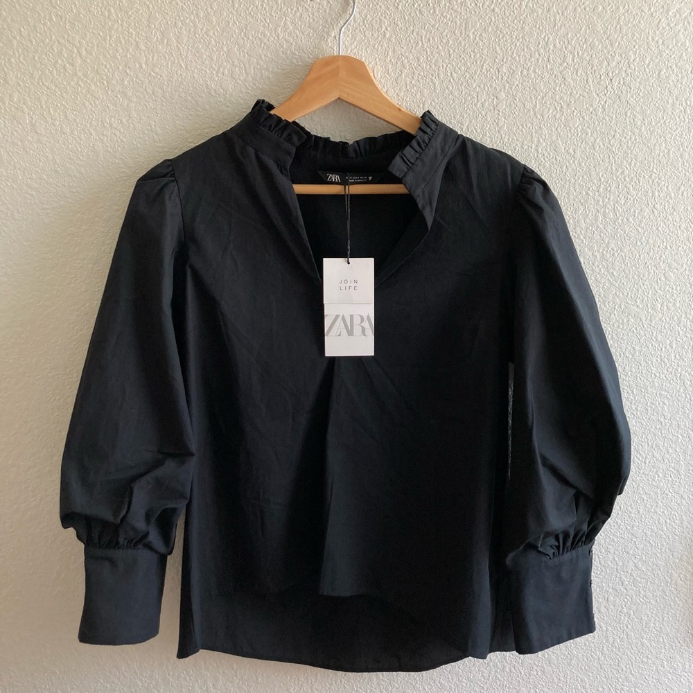 Black Zara puff sleeve top